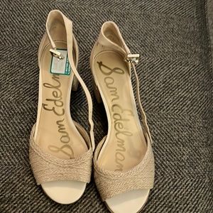 Sam Edelman sandals. Woven detail across toe/heel. Ankle strap. Light tan. 10.5